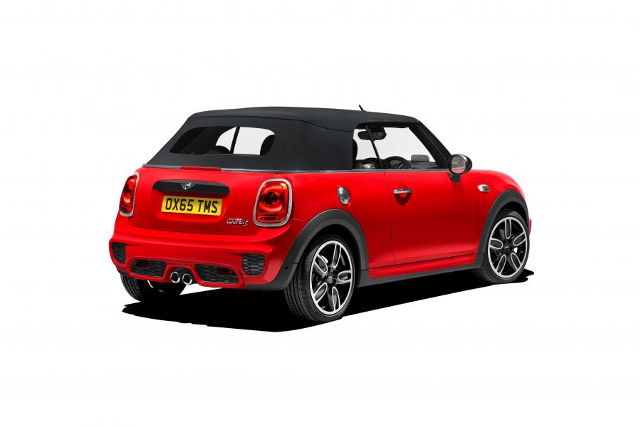  Mini Cooper S Cabrio JCW Package 2015 года  (UK) (фото 20 из 30)